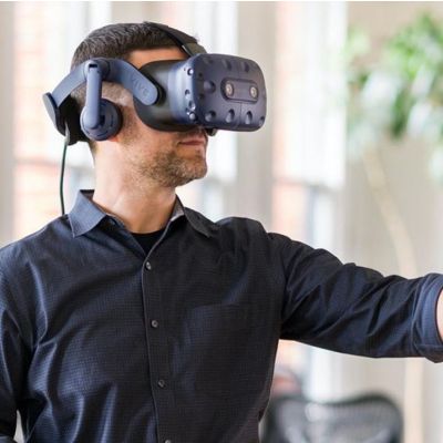 Ways Companies Use Virtual Reality (VR)